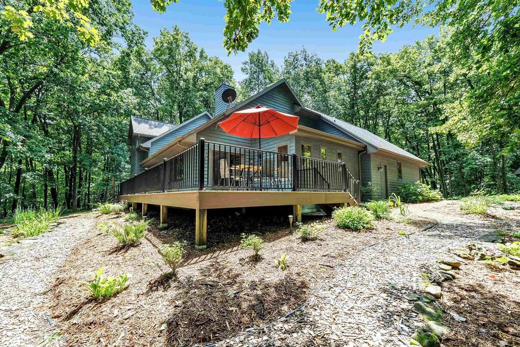 N2146 FOX RIDGE LANE, New London, WI 54961