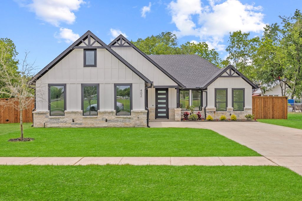 402 S Humphrey Avenue, Kerens, TX 75144