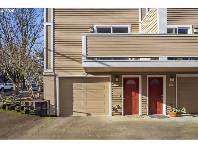 1687 Se LINN St, Portland, OR 97202