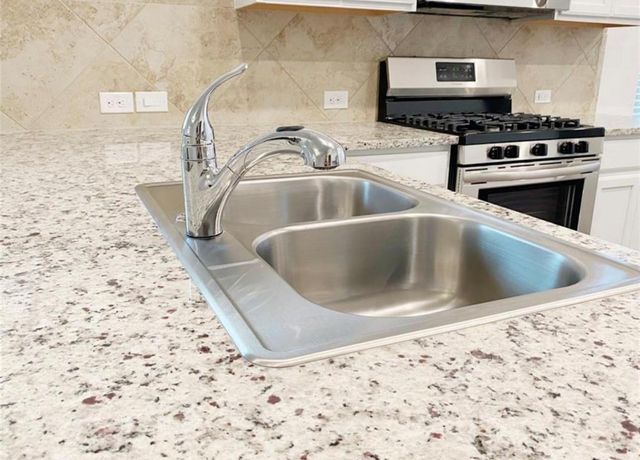 25831 Rosin Lake Lane, Richmond, TX 77406