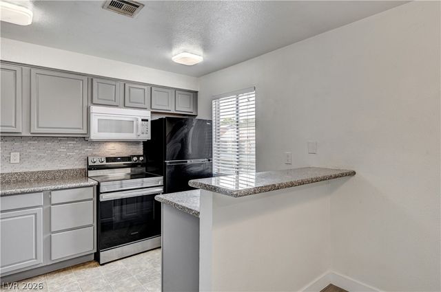 5404 River Glen Drive 362, Las Vegas, NV 89103