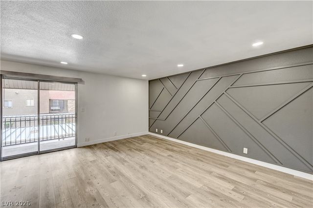 5404 River Glen Drive 362, Las Vegas, NV 89103