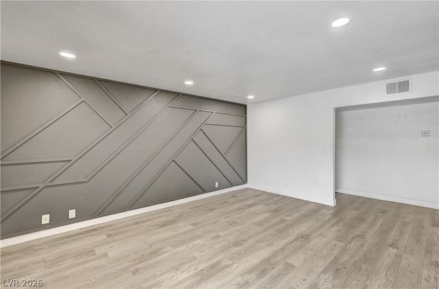 5404 River Glen Drive 362, Las Vegas, NV 89103