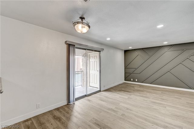 5404 River Glen Drive 362, Las Vegas, NV 89103