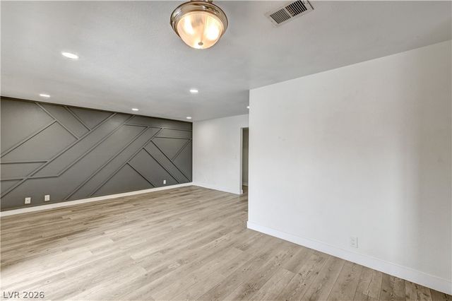 5404 River Glen Drive 362, Las Vegas, NV 89103