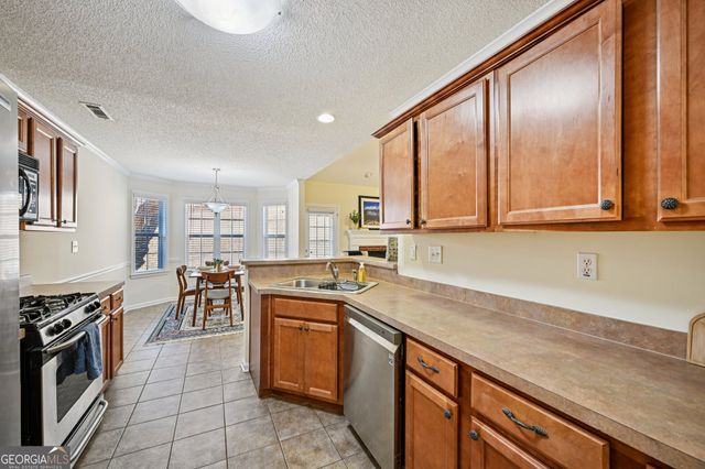 25 Pacific Avenue, Sharpsburg, GA 30277