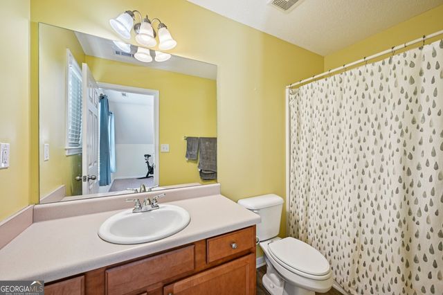 25 Pacific Avenue, Sharpsburg, GA 30277