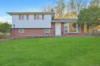 15 Kenwood Lane, New City, NY 10956