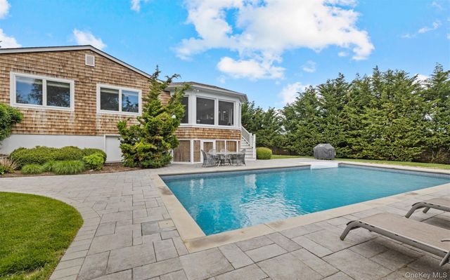 58 Bayfield Lane, Westhampton Beach, NY 11978