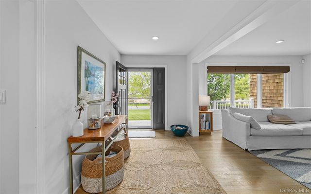 58 Bayfield Lane, Westhampton Beach, NY 11978