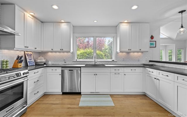 58 Bayfield Lane, Westhampton Beach, NY 11978