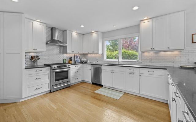 58 Bayfield Lane, Westhampton Beach, NY 11978