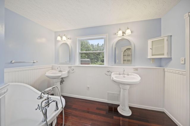 4384 Leppert Road, Hilliard, OH 43026