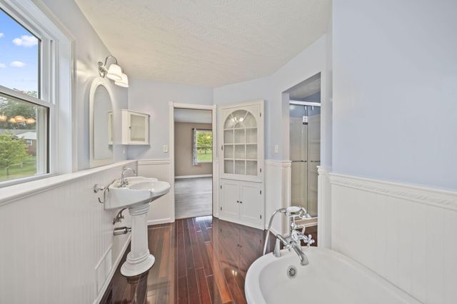4384 Leppert Road, Hilliard, OH 43026