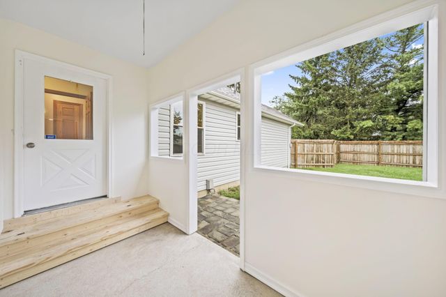 4384 Leppert Road, Hilliard, OH 43026