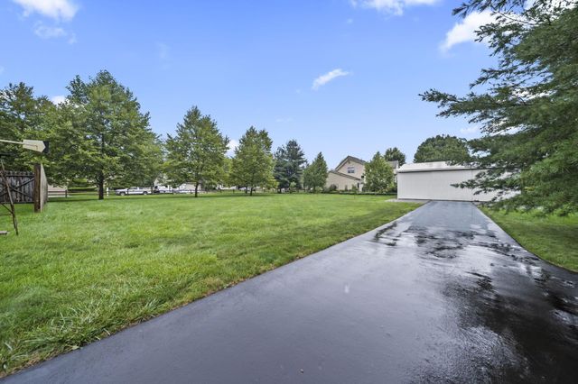 4384 Leppert Road, Hilliard, OH 43026
