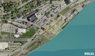 803 E RIVER Drive, Davenport, IA 52803