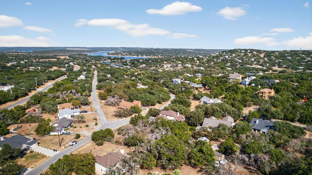 401 Cargill DR, Spicewood, TX 78669