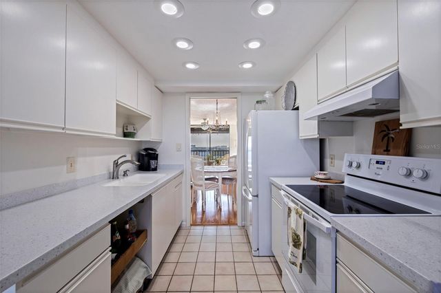 1320 PASADENA AVENUE S 605, South Pasadena, FL 33707