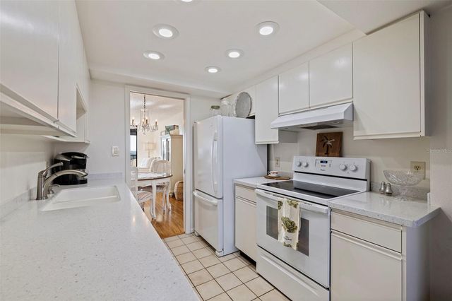 1320 PASADENA AVENUE S 605, South Pasadena, FL 33707