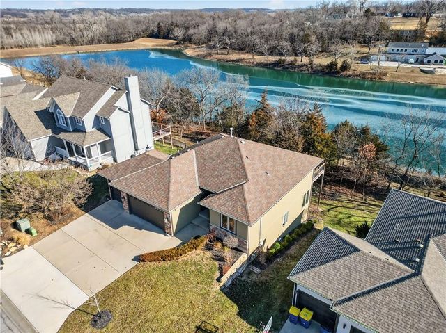 8315 Primrose Street, De Soto, KS 66018