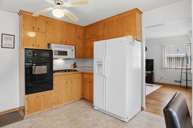6738 Knoll Street N, Golden Valley, MN 55427