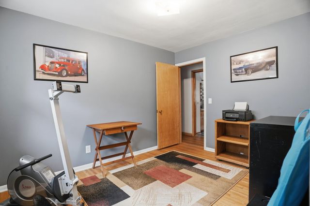 6738 Knoll Street N, Golden Valley, MN 55427