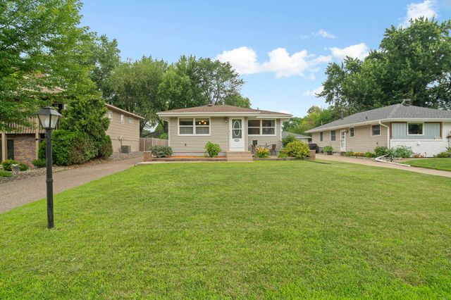 6738 Knoll Street N, Golden Valley, MN 55427