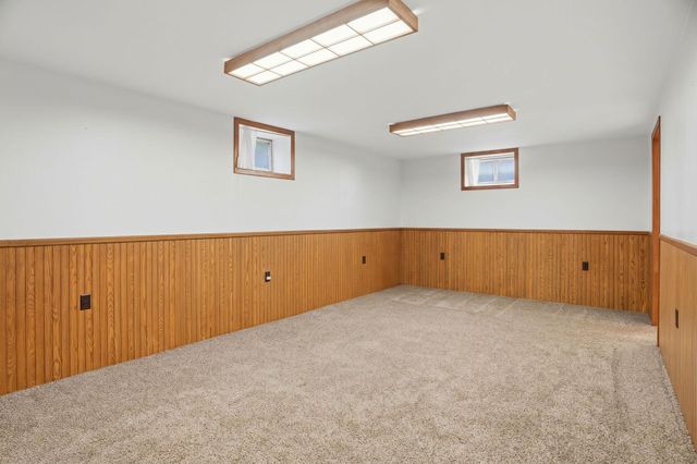 6738 Knoll Street N, Golden Valley, MN 55427
