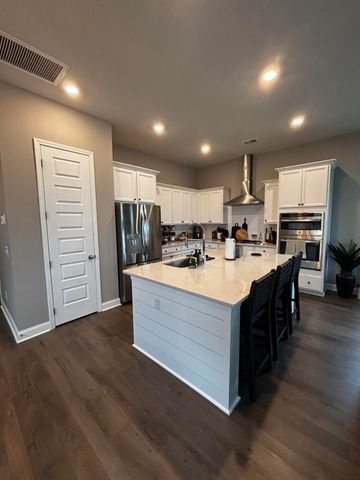 214 Narrowleaf Avenue, Summerville, SC 29483