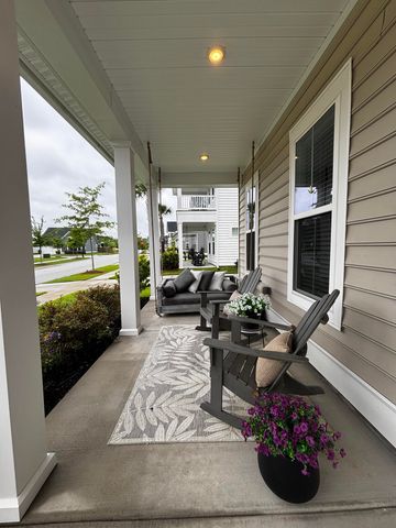 214 Narrowleaf Avenue, Summerville, SC 29483