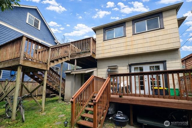807 N 49th Street, Seattle, WA 98103