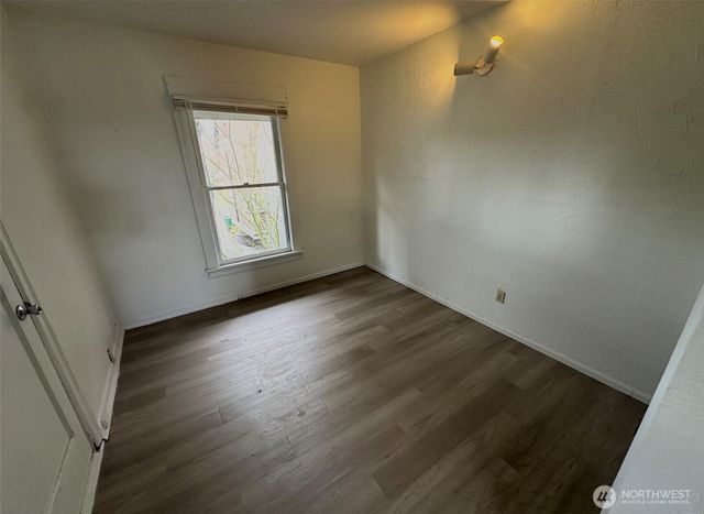807 N 49th Street, Seattle, WA 98103