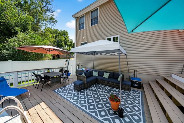 175 Old Fall River Rd, Swansea, MA 02777