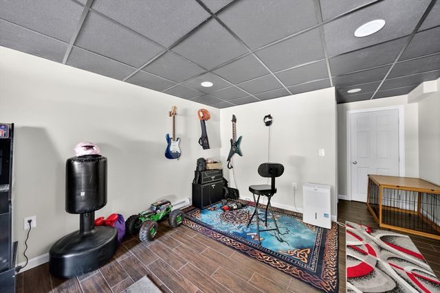 175 Old Fall River Rd, Swansea, MA 02777