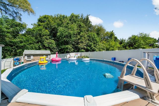 175 Old Fall River Rd, Swansea, MA 02777