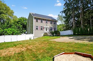 175 Old Fall River Rd, Swansea, MA 02777