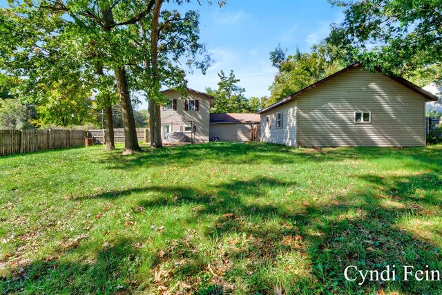 105 6 Mile Road, Comstock Park, MI 49321