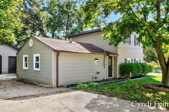 105 6 Mile Road, Comstock Park, MI 49321