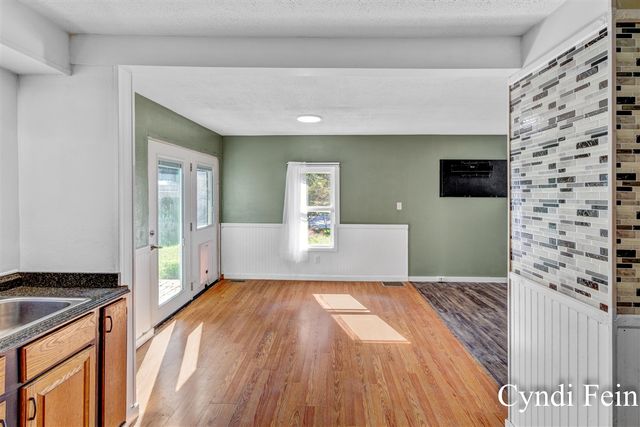 105 6 Mile Road, Comstock Park, MI 49321