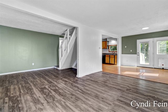 105 6 Mile Road, Comstock Park, MI 49321