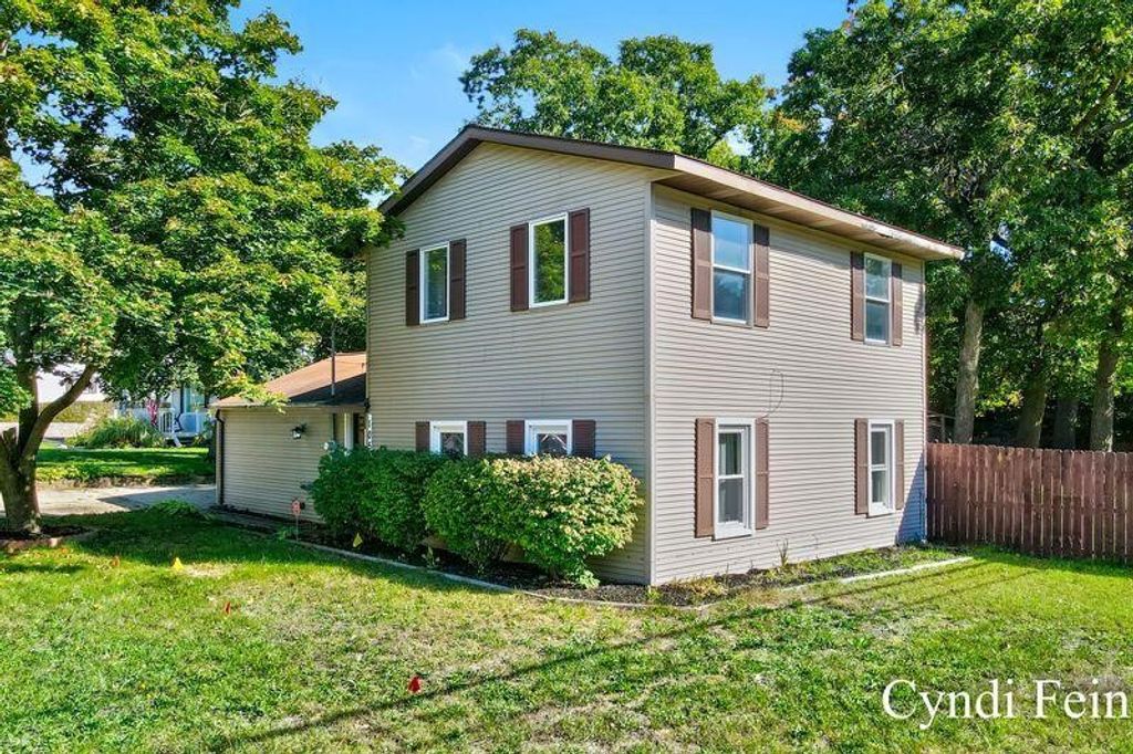 105 6 Mile Road, Comstock Park, MI 49321