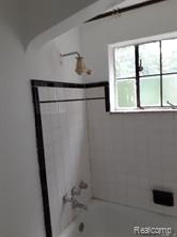 7021 Curtis Street, Detroit, MI 48221
