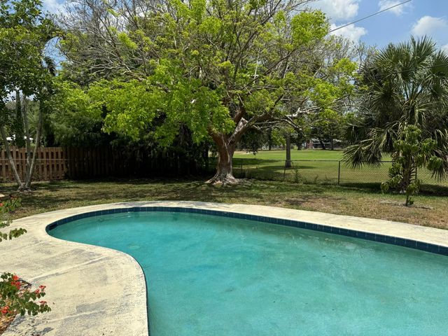 3230 Pebble Beach Drive, Wellington, FL 33467