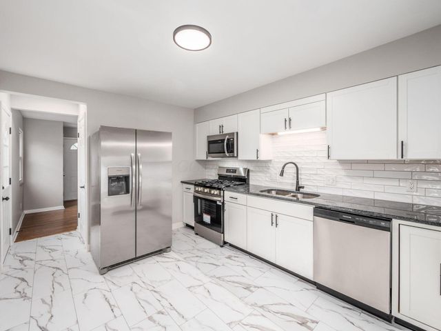 2480 Shrewsbury Road, Columbus, OH 43221