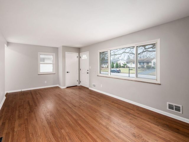 2480 Shrewsbury Road, Columbus, OH 43221