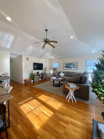 641 E Olive Street upper, Long Beach, NY 11561