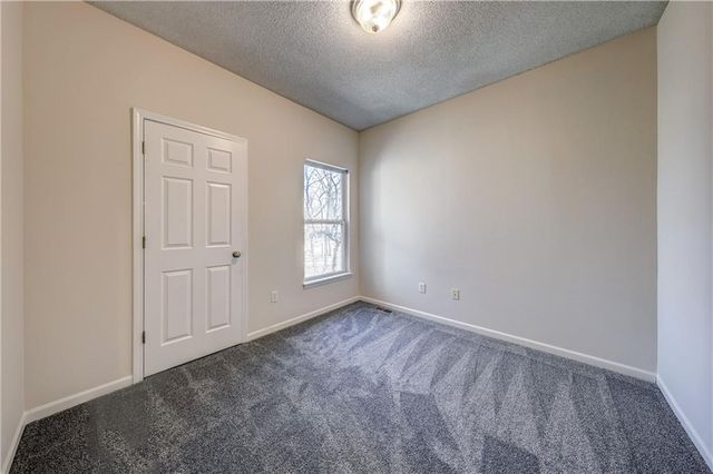 3303 N 103rd Terrace, Kansas City, KS 66109