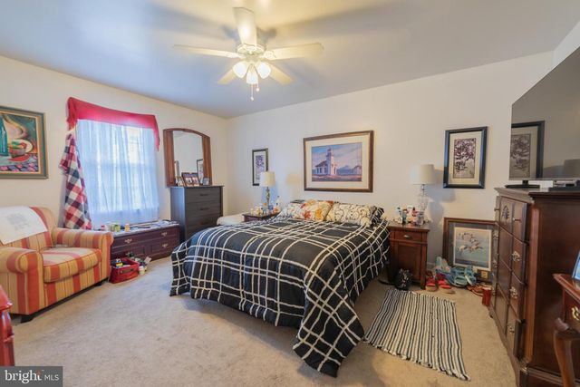 80 MOUNTAINEER CT, Charles Town, WV 25414