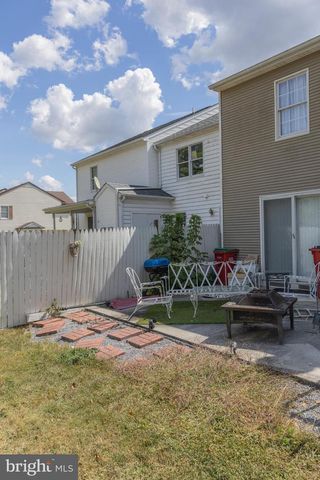 80 MOUNTAINEER CT, Charles Town, WV 25414